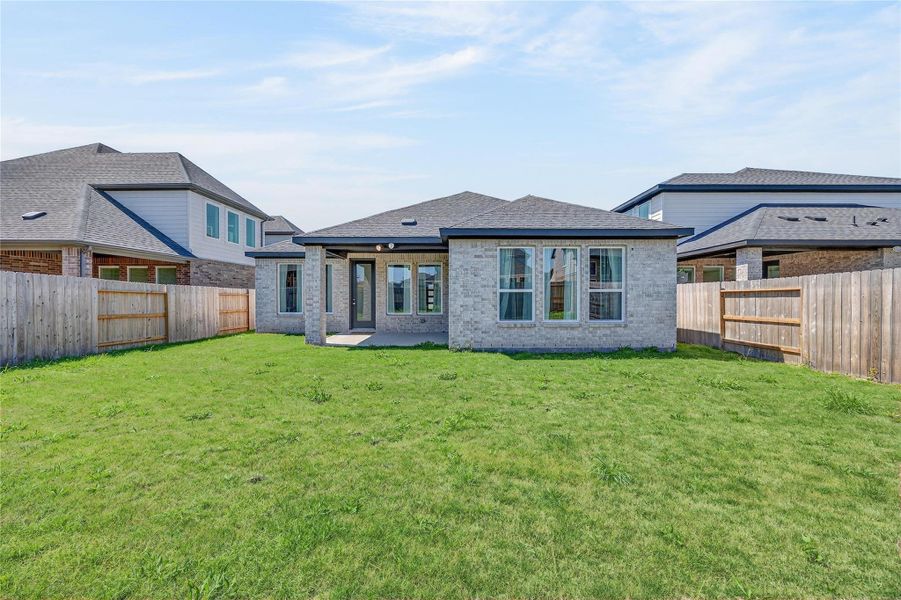 Exterior details and patio area of a home in Trillium, Richmond (Image 29).