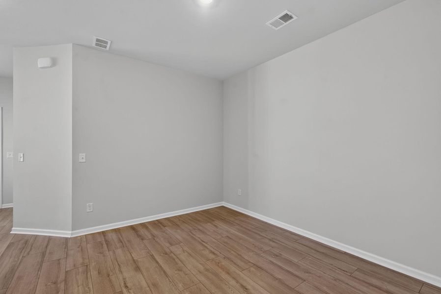 Spacious, unfurnished interior of a new home in Sweetgrass at Summers Corner, Summerville (Image 47).