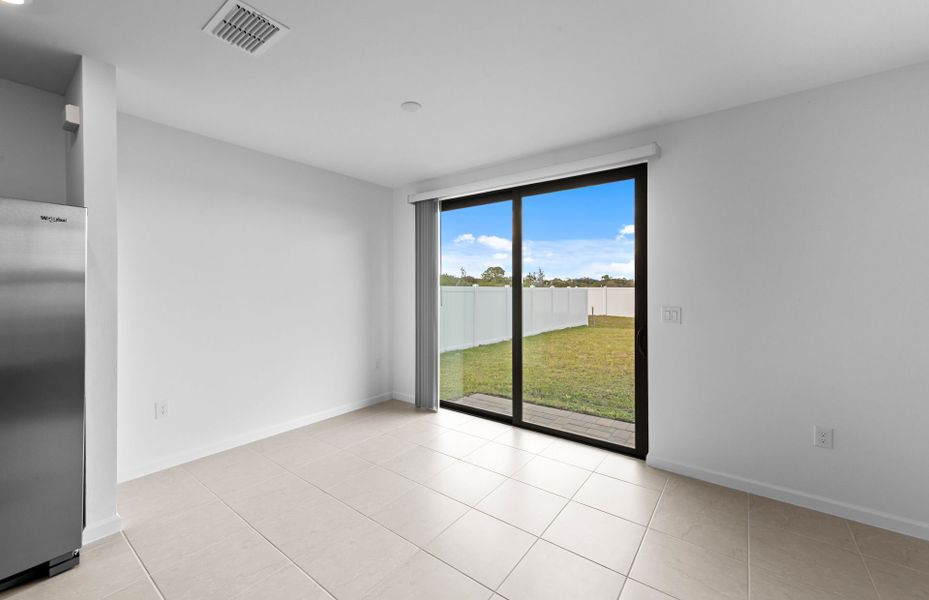 Spacious, unfurnished interior of a new home in Caloosa Cove, Labelle (Image 15).