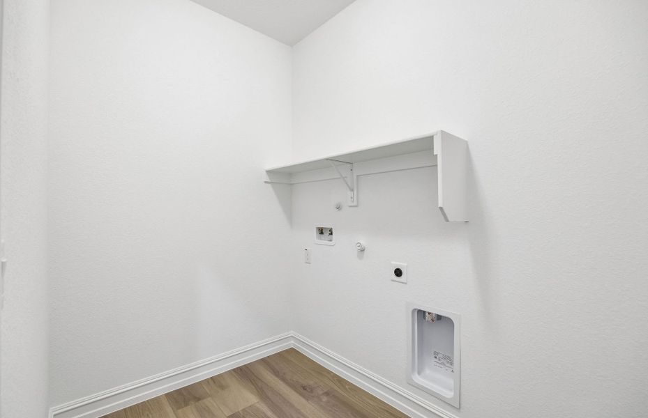 Spacious, unfurnished interior of a new home in Westside Preserve, Midlothian (Image 21).