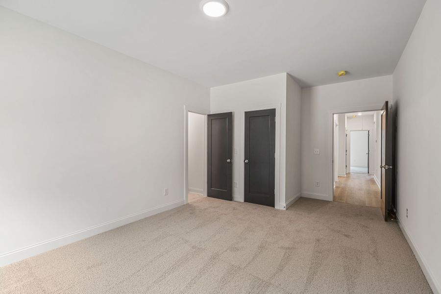 Spacious, unfurnished interior of a new home in Flint Farms, Concord (Image 43).