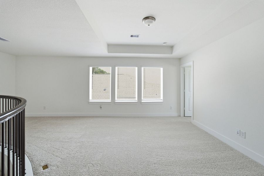 Spacious, unfurnished interior of a new home in Sundance Cove, Crosby (Image 39).