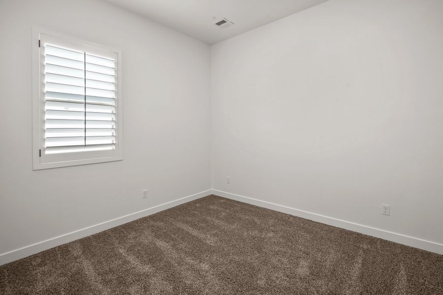 Spacious, unfurnished interior of a new home in Tierra Del Este 90, El Paso (Image 21).