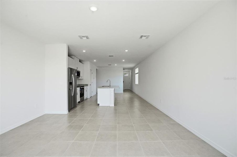 Spacious, unfurnished interior of a new home in Leyland Preserve - Premier Series, Brooksville (Image 26).