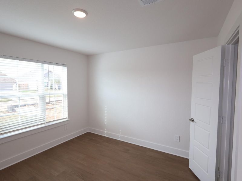 Spacious, unfurnished interior of a new home in Sorella, Tomball (Image 13).