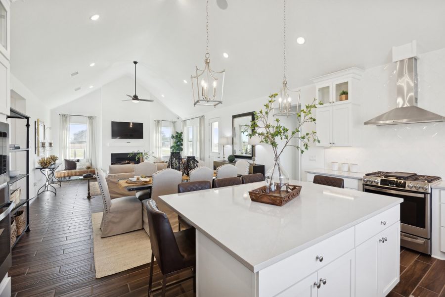Kitchen with vaulted ceiling and pendant lighting Kitchen with vaulted ceiling and pendant lighting