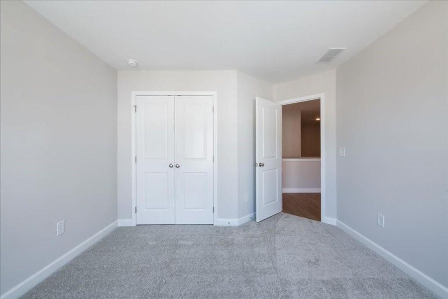 Spacious, unfurnished interior of a new home in Cherokee Township, Acworth (Image 38).