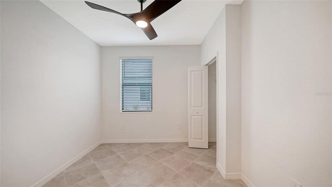 Spacious, unfurnished interior of a new home in Legends Cove, Bradenton (Image 24).