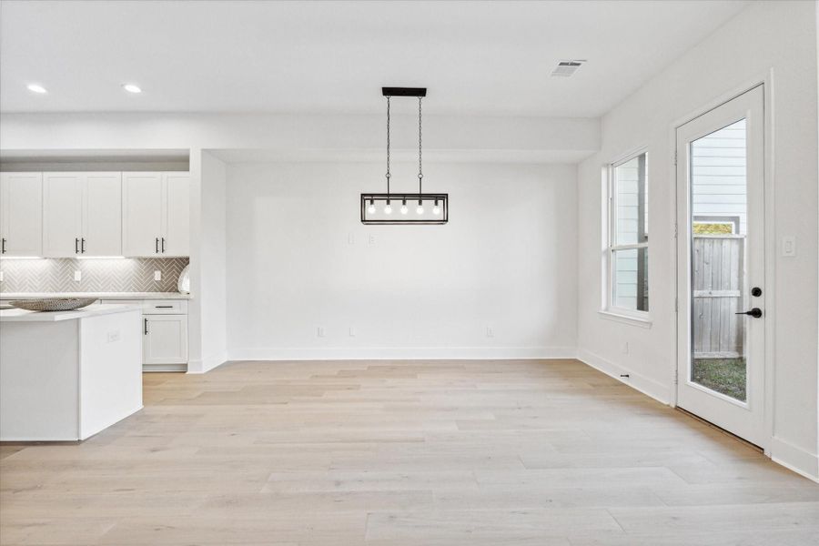 Spacious, unfurnished interior of a new home in , Houston (Image 23).