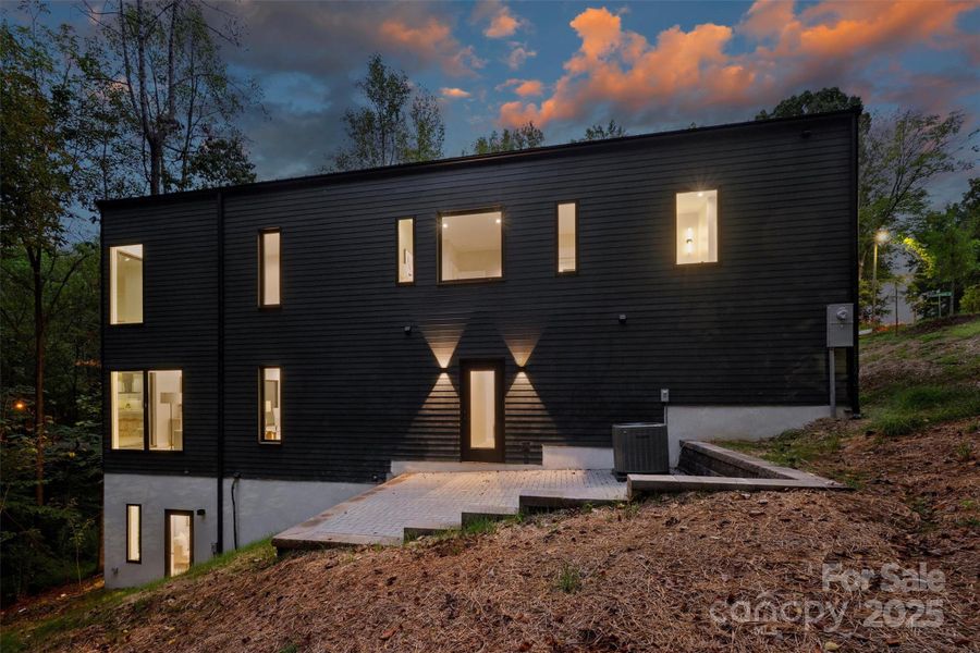 Image 40 of a home in .