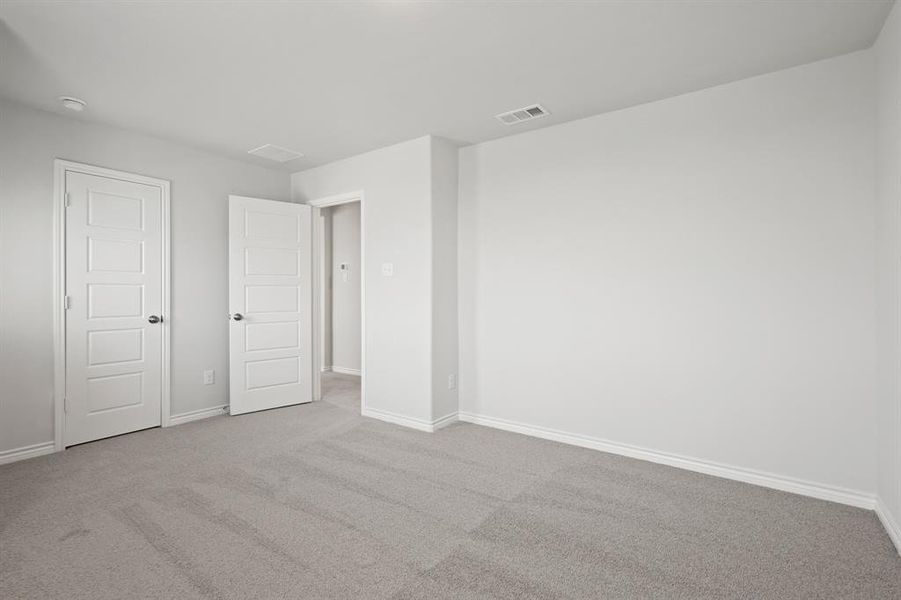 Spacious, unfurnished interior of a new home in Retreat at Fossil Creek, Fort Worth (Image 21). Spacious, unfurnished interior of a new home in Retreat at Fossil Creek, Fort Worth (Image 21).