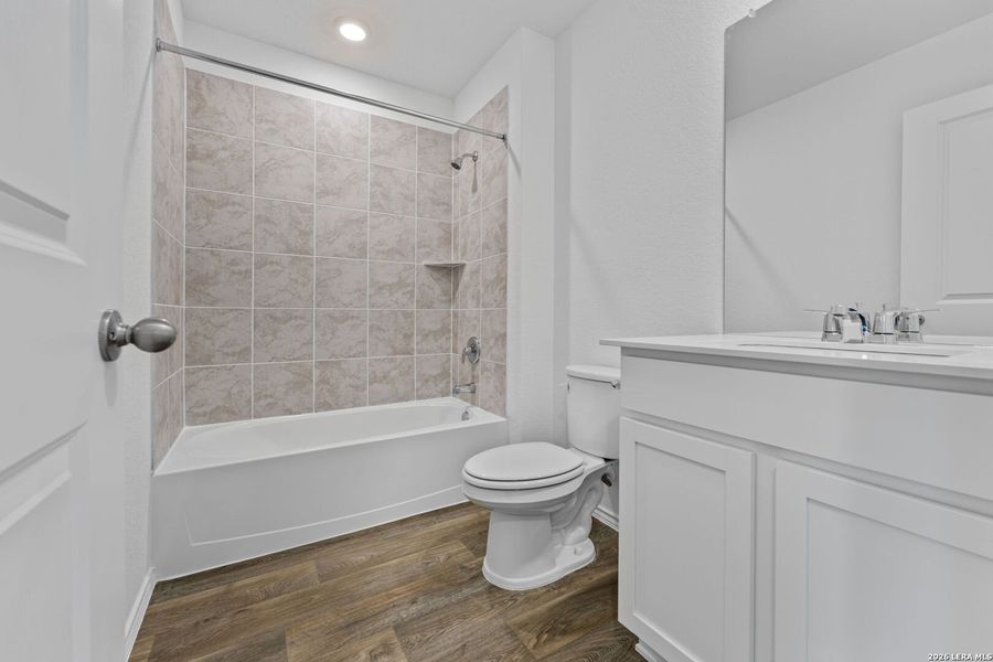 Furnished interior view inside a new home in Avenida, Converse (Image 8).