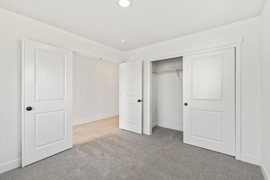 Spacious, unfurnished interior of a new home in Willowbrook, Madras (Image 20). Spacious, unfurnished interior of a new home in Willowbrook, Madras (Image 20).