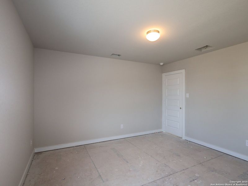 Image 31 of a home in Cinco Lakes.