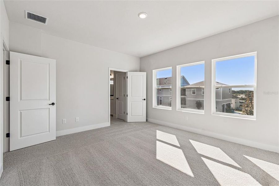 Spacious, unfurnished interior of a new home in Persimmon Park - Garden Series, Wesley Chapel (Image 34).
