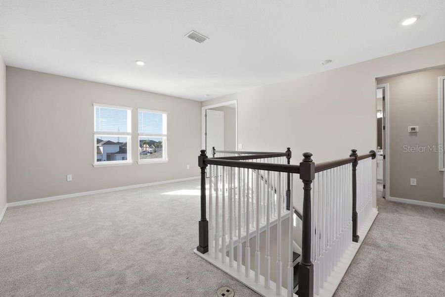 Spacious, unfurnished interior of a new home in Indigo Creek, Apollo Beach (Image 17).