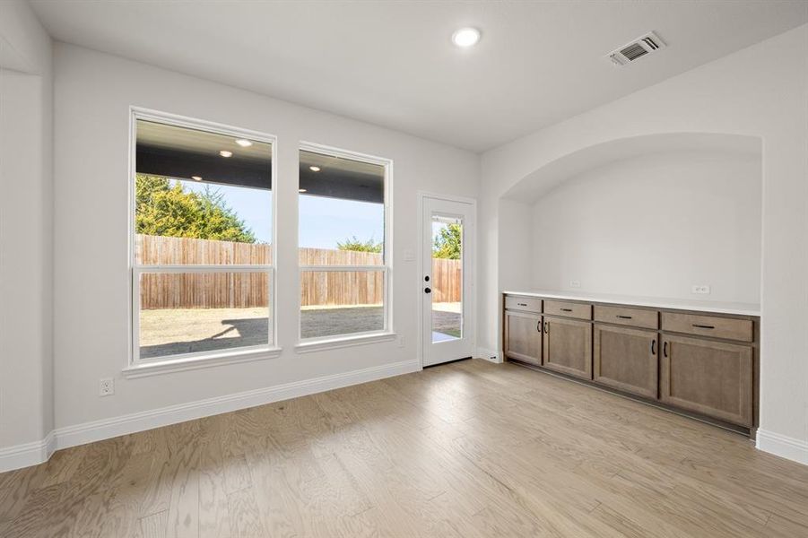 4417 Verbena- Breakfast nook-1