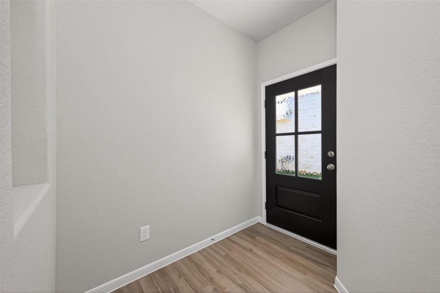 Spacious, unfurnished interior of a new home in Woodland Lakes, Houston (Image 13).