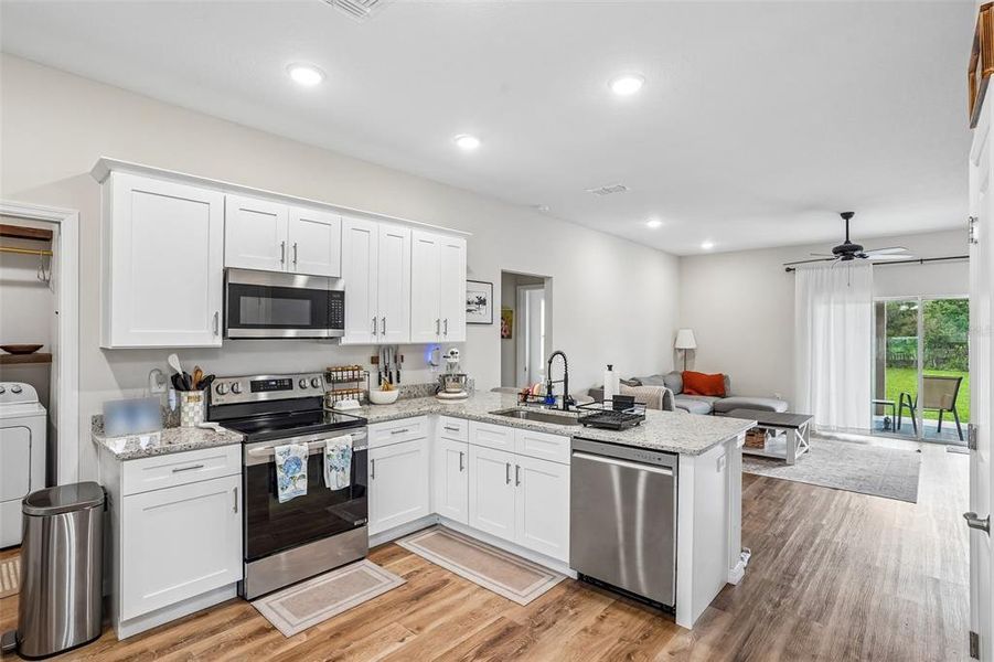 Furnished interior view inside a new home in , Umatilla (Image 39).