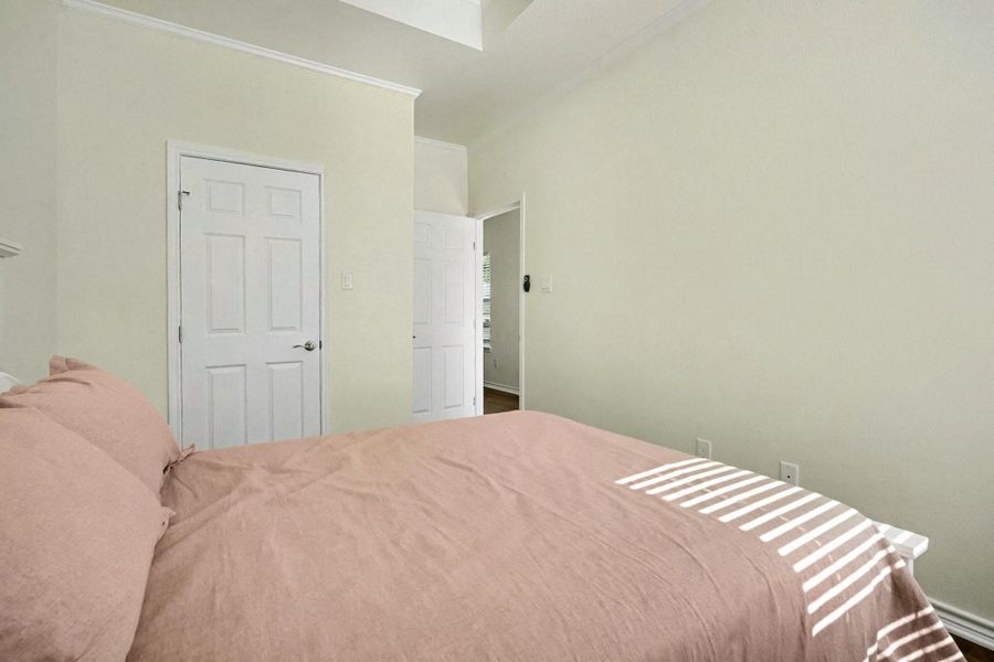 Great closet space and ceiling fan to relax and enjoy! Great closet space and ceiling fan to relax and enjoy!