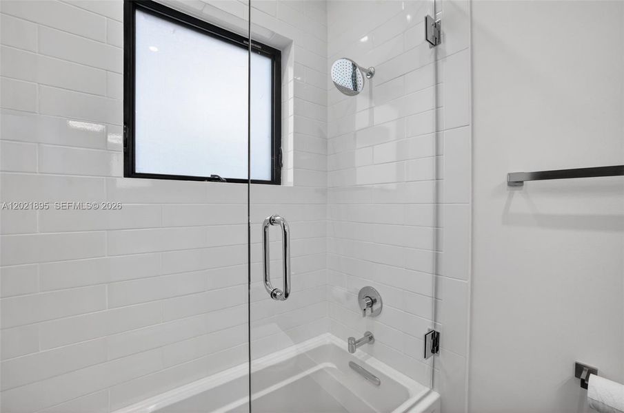 Close-up of interior finishes inside a home in , Pompano Beach (Image 22).
