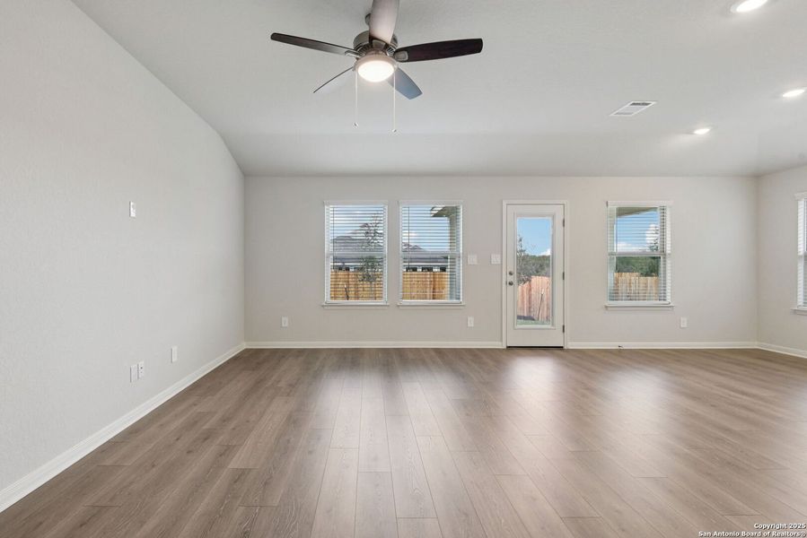 Spacious, unfurnished interior of a new home in Fox Falls, Boerne (Image 42).