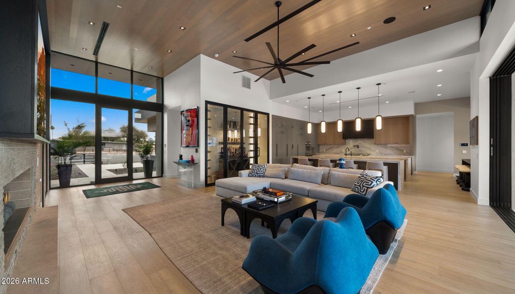 14-web-or-mls-Living Space2