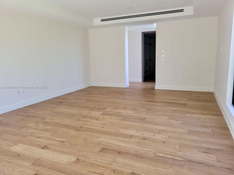 Spacious, unfurnished interior of a new home in , South Miami (Image 47). Spacious, unfurnished interior of a new home in , South Miami (Image 47).
