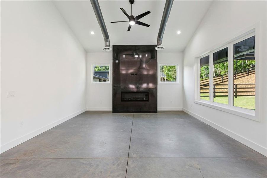 Spacious, unfurnished interior of a new home in , Marietta (Image 30).