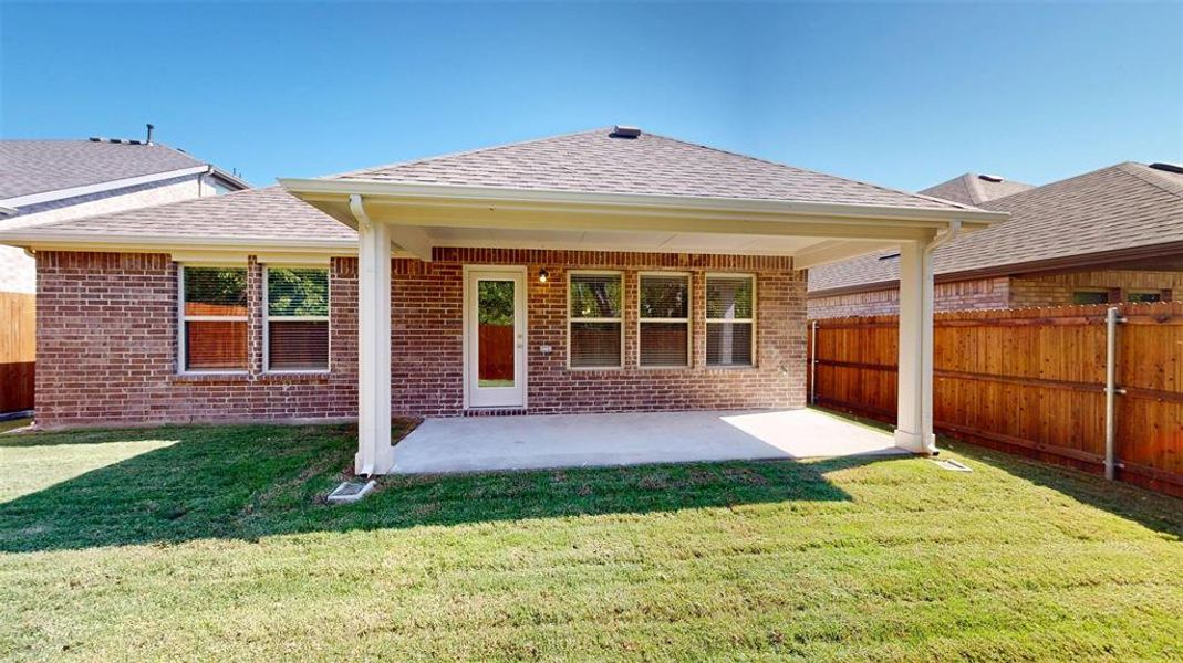Exterior details and patio area of a home in Forest Park, Princeton (Image 22).