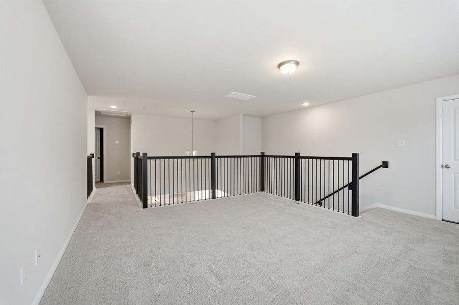 Spacious, unfurnished interior of a new home in Mulberry Farms, Santa Fe (Image 10).