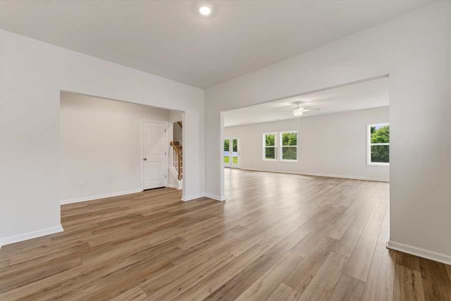 Spacious, unfurnished interior of a new home in Dove Hollow, Chesnee (Image 18).