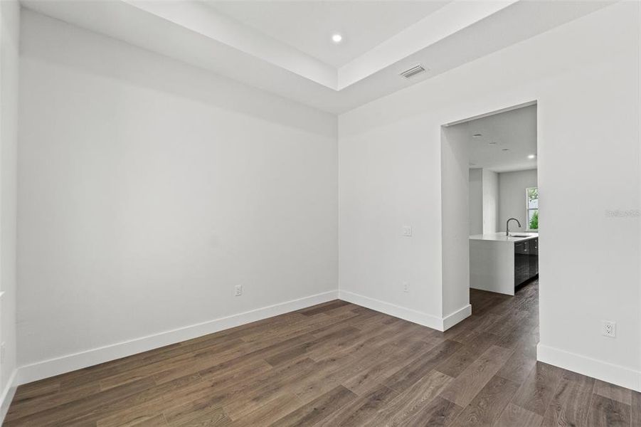 Spacious, unfurnished interior of a new home in Southern Hills Plantation, Brooksville (Image 16).