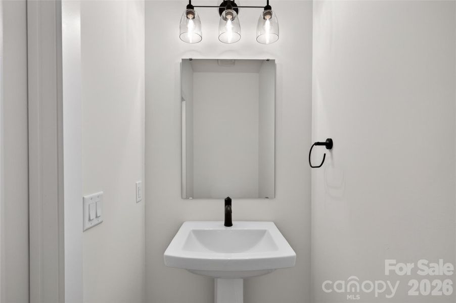 Images are for example purposes only. Finishes and layouts vary per home and are subject to change. Purchase agreements are the sole means of representation for what is included.