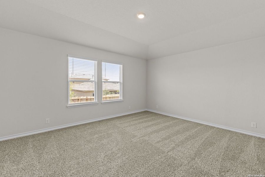 Spacious, unfurnished interior of a new home in Brookstone Creek, San Antonio (Image 23).