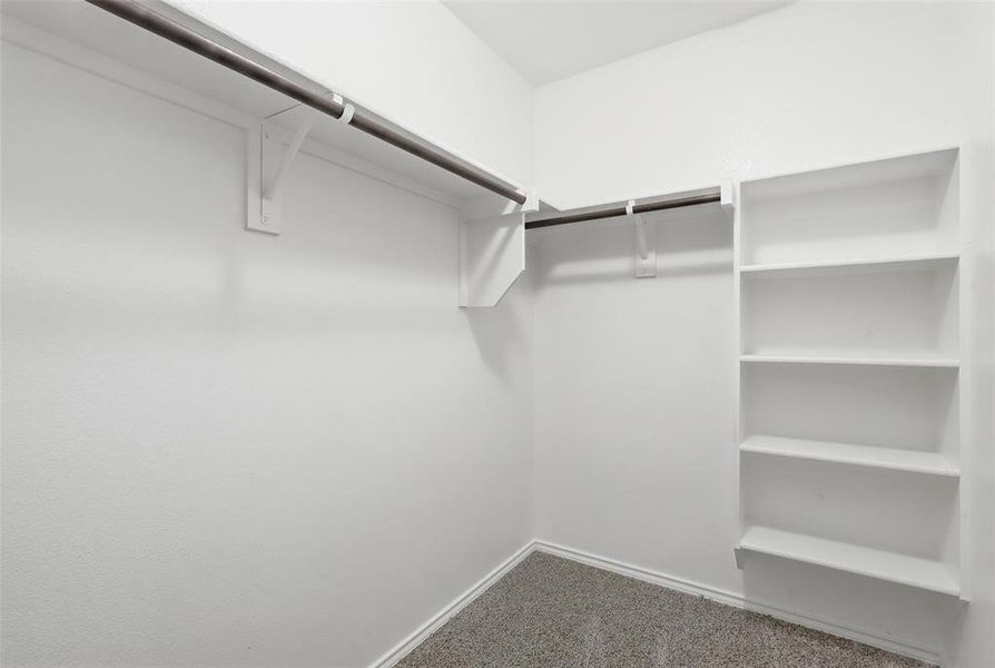 Spacious, unfurnished interior of a new home in Newberry Point, Fort Worth (Image 24).