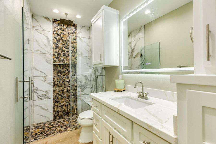 Furnished interior view inside a new home in , Angleton (Image 7).