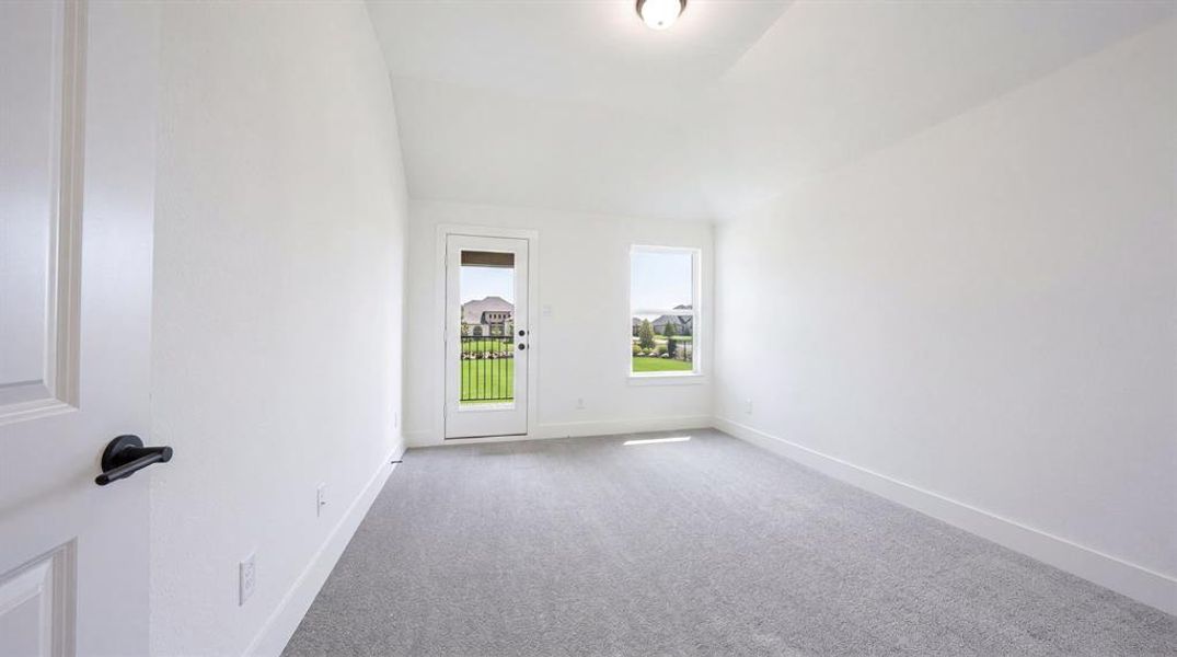 Spacious, unfurnished interior of a new home in Edgewood Creek, Celina (Image 23).