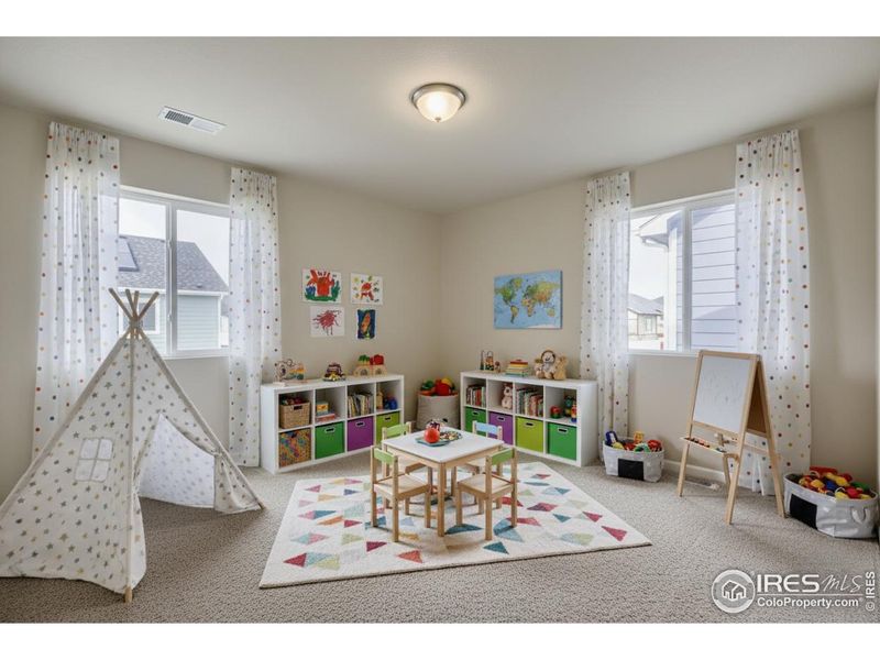 Living room/Flex room