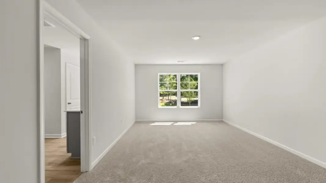 Spacious, unfurnished interior of a new home in Hughes Court, Dawsonville (Image 24).