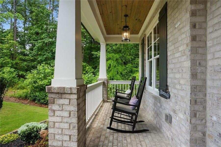 Exterior details and patio area of a home in , Roswell (Image 3).