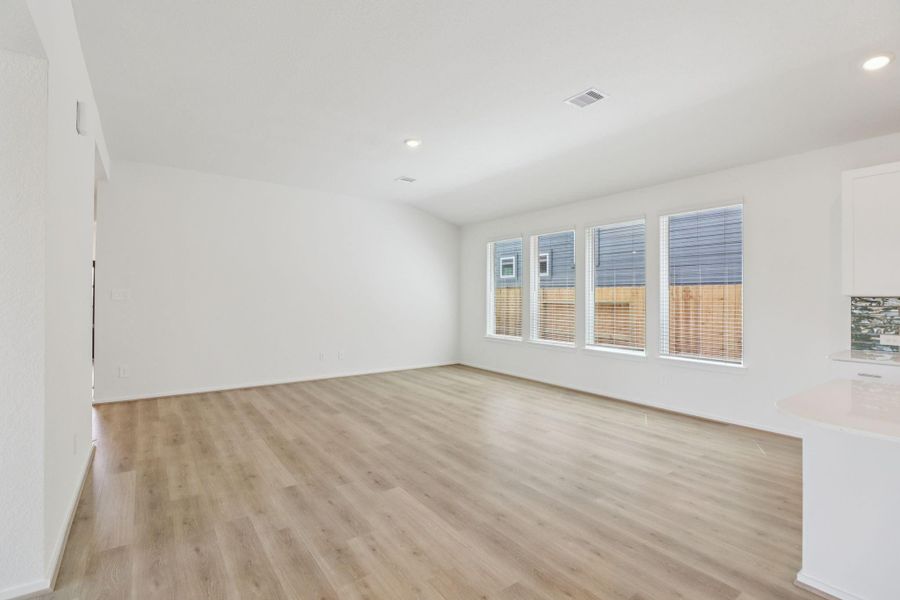 Spacious, unfurnished interior of a new home in Landing Meadows - Premier Series, New Caney (Image 21). Spacious, unfurnished interior of a new home in Landing Meadows - Premier Series, New Caney (Image 21).