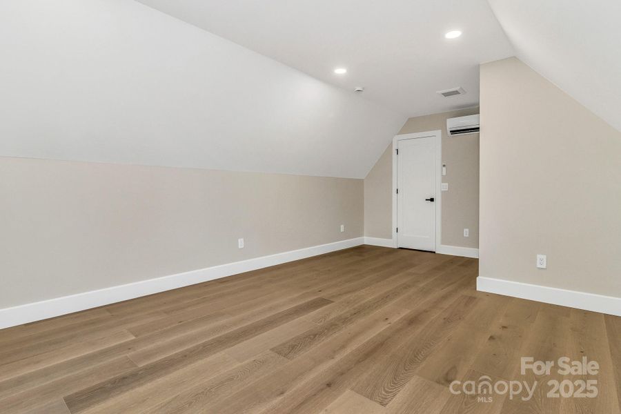 Spacious, unfurnished interior of a new home in , Fairview (Image 20).