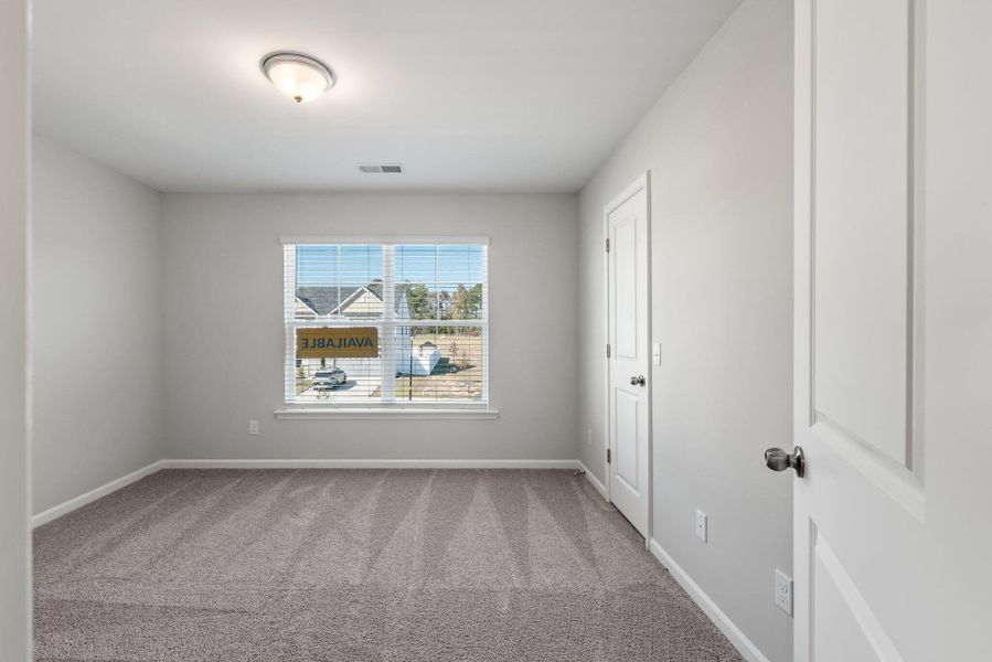 Spacious, unfurnished interior of a new home in Parker's Preserve, Ridgeville (Image 12).