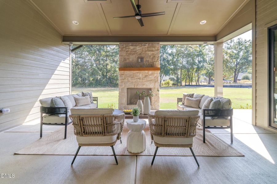 200_MEADOW_WALK_DR_INTERIOR_67 200_MEADOW_WALK_DR_INTERIOR_67