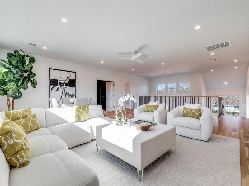Upstairs Living Room/Gameroom