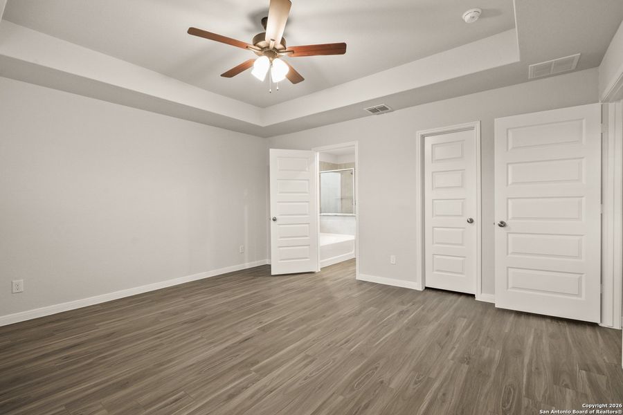 Spacious, unfurnished interior of a new home in Swenson Heights, Seguin (Image 14).