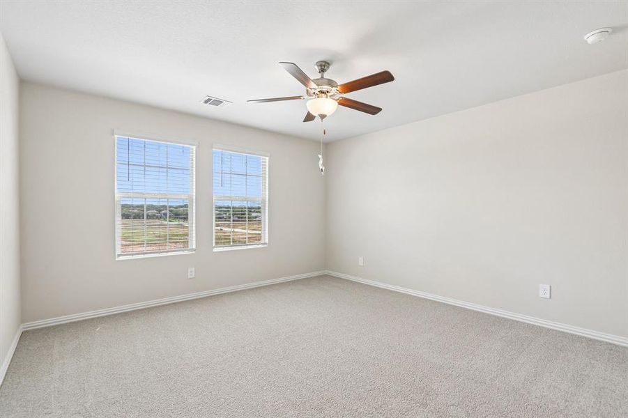 Spacious, unfurnished interior of a new home in Oak Ridge Park, Corinth (Image 33).