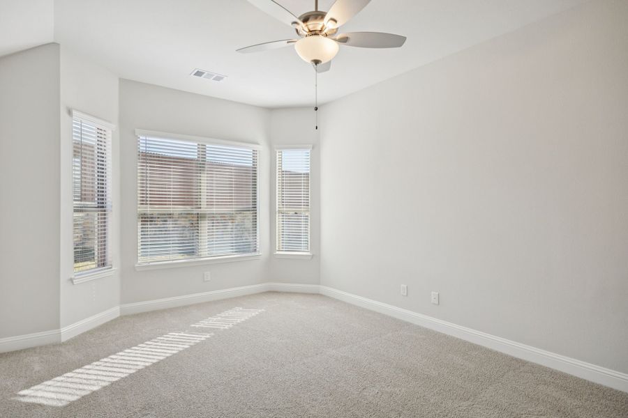 Spacious, unfurnished interior of a new home in Heartland, Heartland (Image 30).