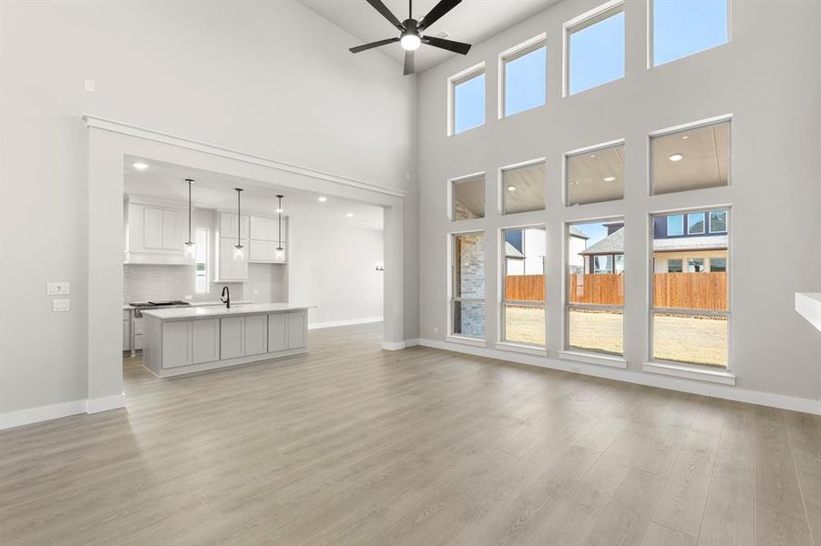 07. 14994 Chipping - Family